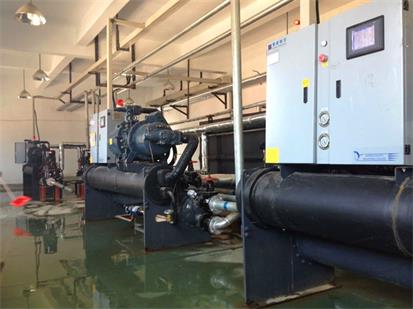 水冷式工業(yè)冷水機(jī)，北京冷水機(jī)，水冷螺桿低溫冷水機(jī)組